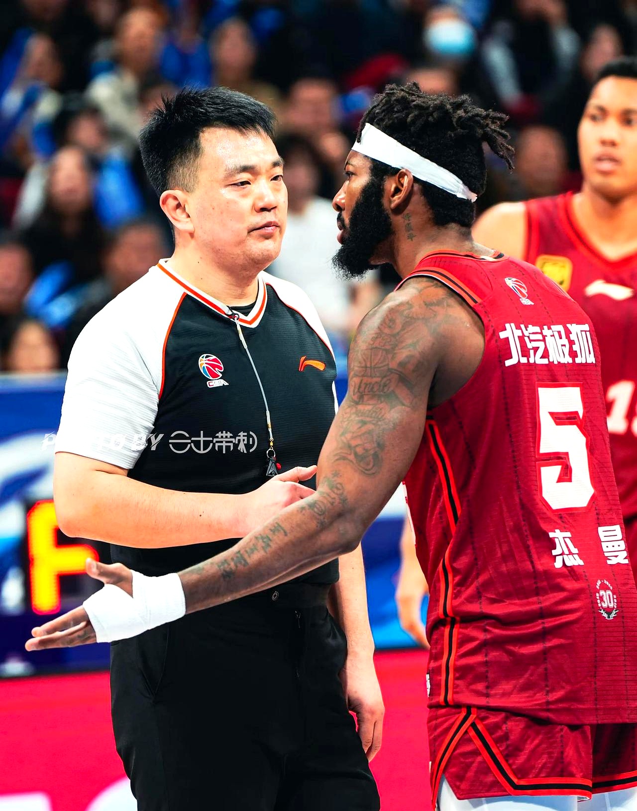 关于国际比赛日辽宁本钢队长鼓劲：NBA季后赛节点到来，赛场秩序良好，临场指挥获称赞的信息