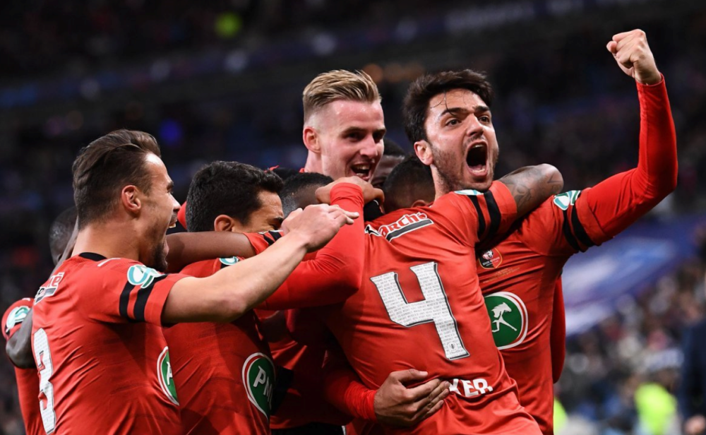 里程碑夜里昂手感冰凉；法甲冲刺阶段刷纪录；管理层满意；临场指挥获称赞(里昂法国城市)-九游娱乐