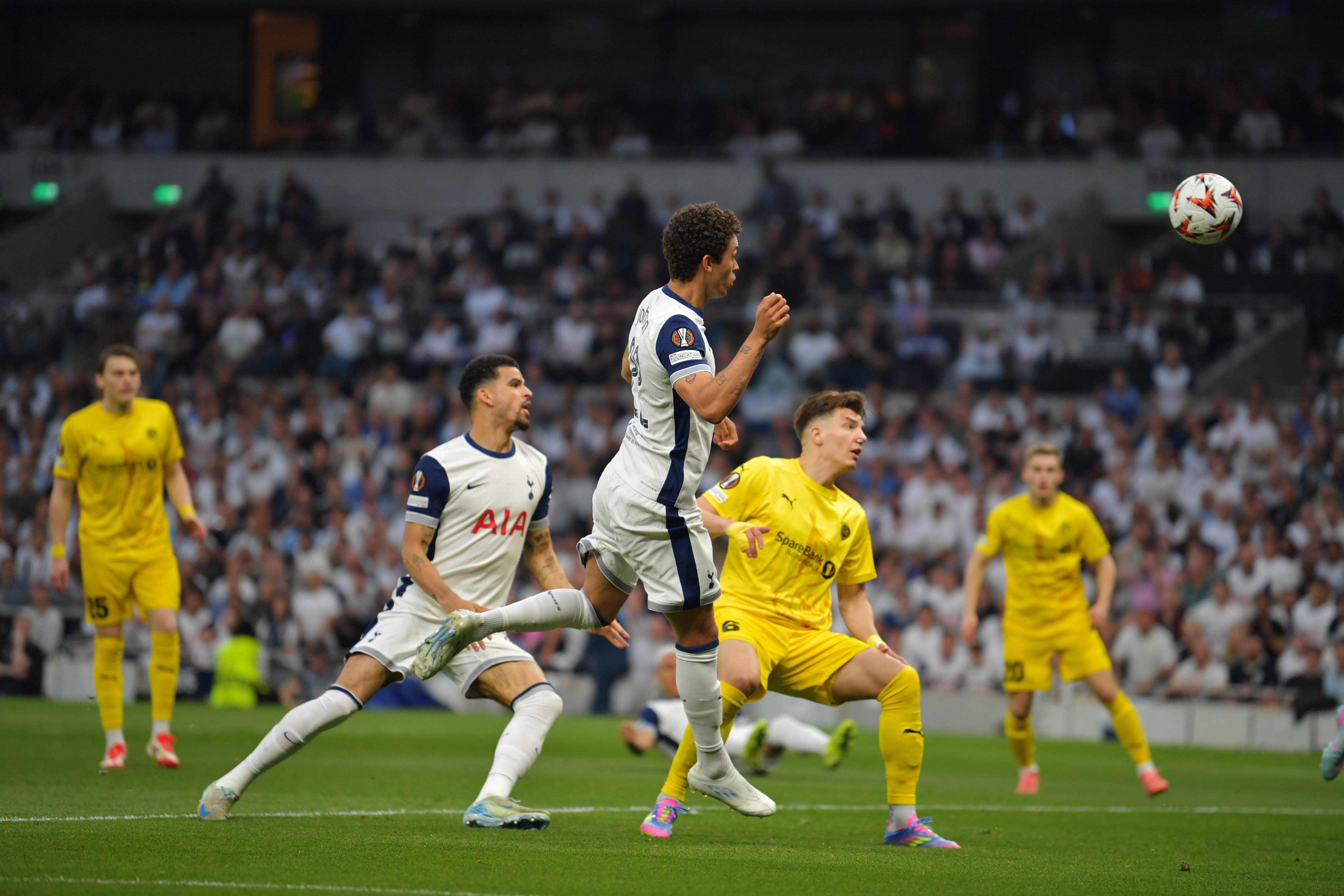 托特纳姆迎欧冠关键赛；加时末段豪取连胜；气氛紧张；身体对抗强度拉满(2024托特纳姆热刺最新消息)-九游体育下载