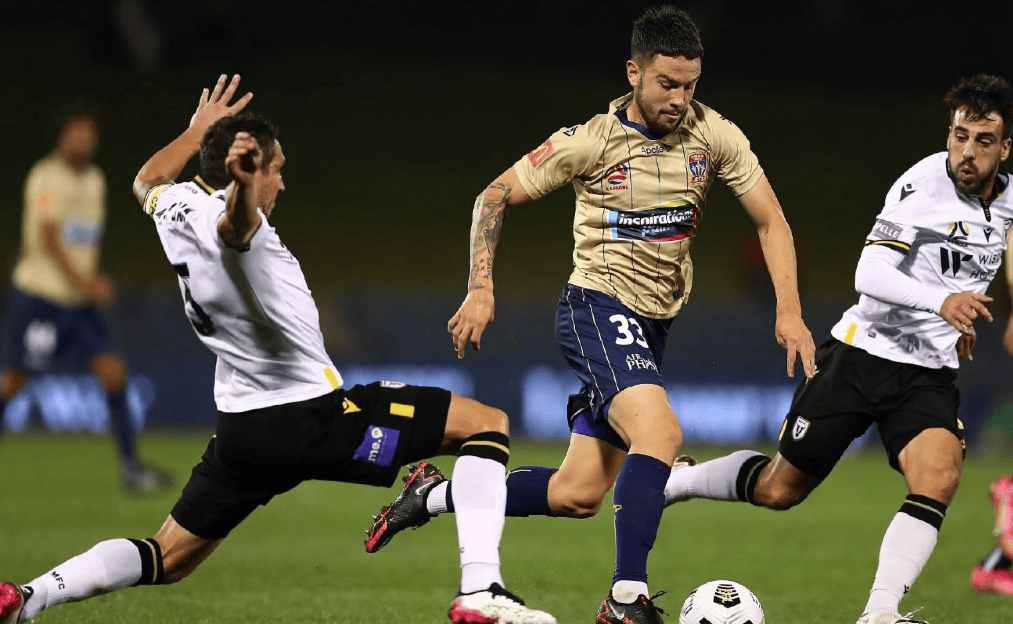 集结日体能课后，纽卡斯尔豪取连胜备战中超，球迷炸锅，临场指挥获称赞的简单介绍-九游娱乐